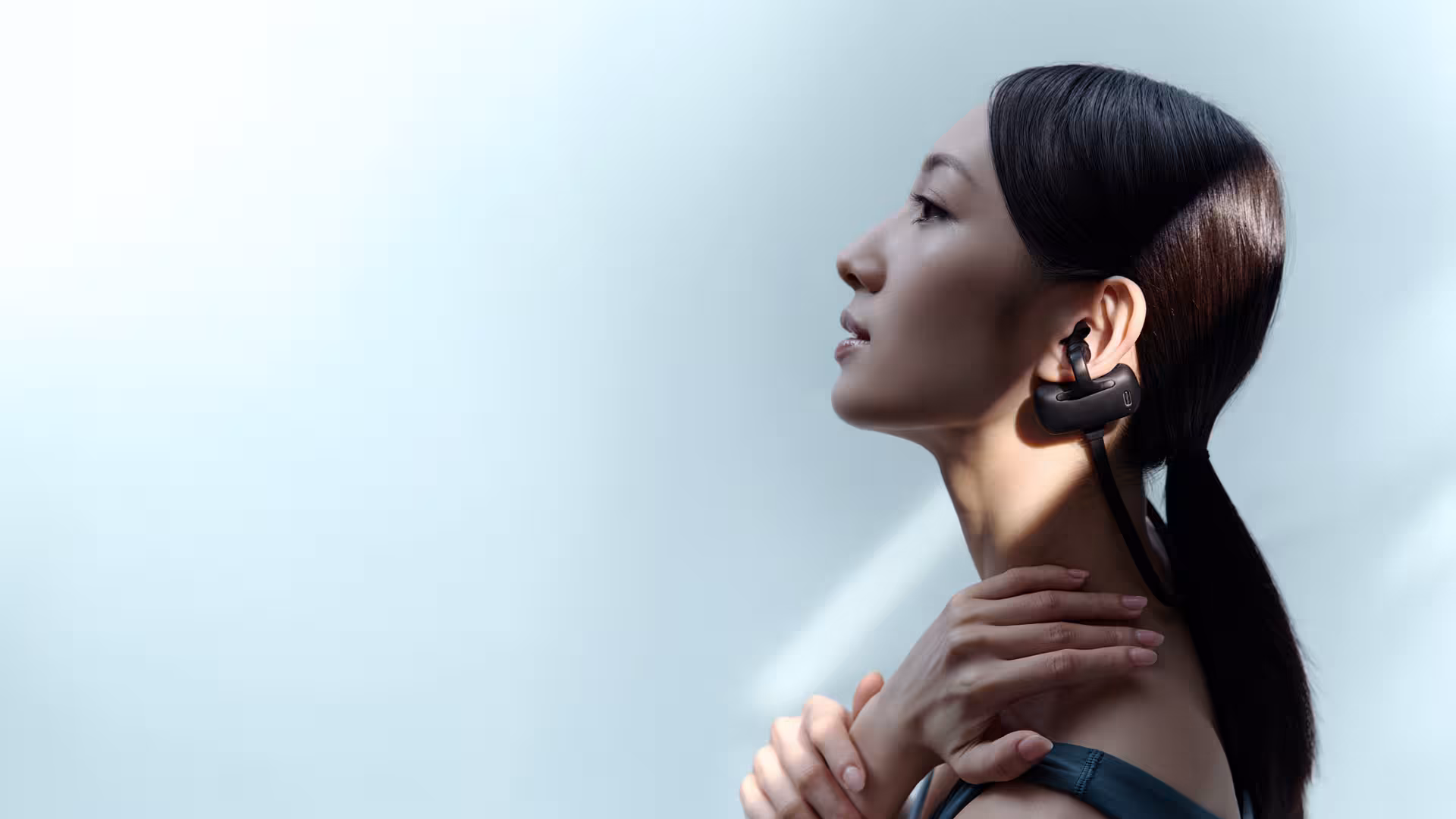 Lilia Neuro Device - Elegant brain-tech wearable